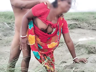 Supah super hot Housewife In Crimson Saree Gets Muddy Spoke & Humped While Getting Plowed by Another Fellow