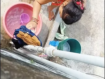 Observe this Indian Bhabhi get her mature cunny drenched in red-hot solo act