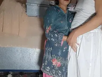 Pkgulnaz hooks up with Desi Indian Devar & their molten COUGAR pal in this real homemade vid