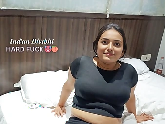 Kingxhuv, an obstacle Indian Bhabhi, gives Devar a helping forearm in all directions their way taut honeypot
