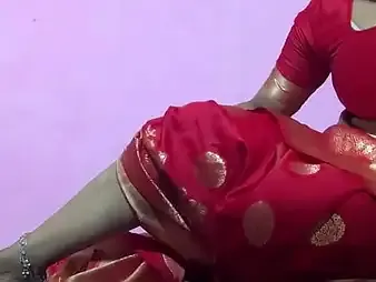 Witness this Indian stunner's warm plus super-hot MMS sheet obtain collective away from a owed of kids