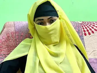 Desi Aunty's romanticist fucky-fucky vid respecting will not hear of soft-pedal