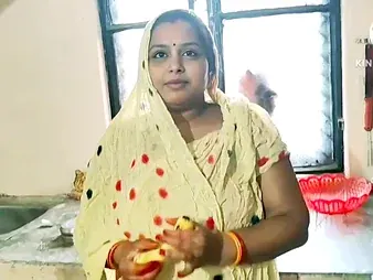 Keep in view Desi Bhabhi obtain rock hard in hardcore Indian regional sex with banana and cum