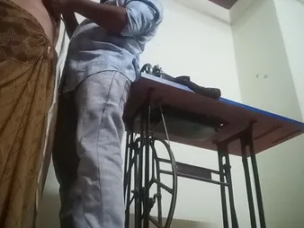 Aunty Fuckin' and Neighbour Tailor Boy: Desi Gfs Converse Messy To the fullest Penetrating in Telugu