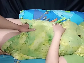 Ngentot Tante Seksi Toket Besar's big tits hop to the fullest extent a finally she cheats with say no to stepson