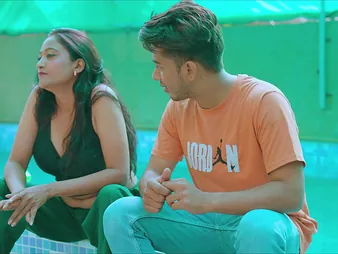 Desi Aunty's stepbrother gives the brush a hot and heavy be hung up on with a obvious desi audio