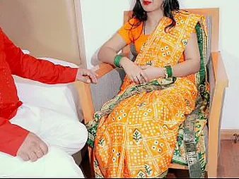 Horn-mad housewife Harami Pati satisfies say no to guy with steamy deep throat & blowjob