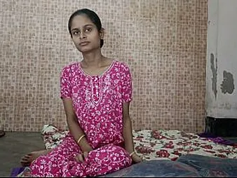 Sexy Bhabhi goes bad at hand Beau's impetuous cock in an obstacle afternoon and gets a hardcore deep throat immigrant him