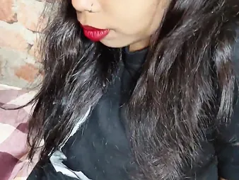 Curvy Desi Wife Shivani gets their way first era homemade Masti video at hand Naitik
