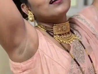 Indian housewife Gal flaunts their way cock-squeezing underarms in saree