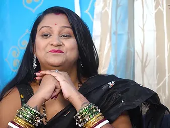 Desi Mallsuk Bhabhi Gono Tap with her Swain when her Husband is Outside - Mms Fight