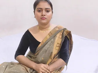Desi stepmom with respect to chubby breast gets drilled by the brush hubby's Indian stepbro-in-law